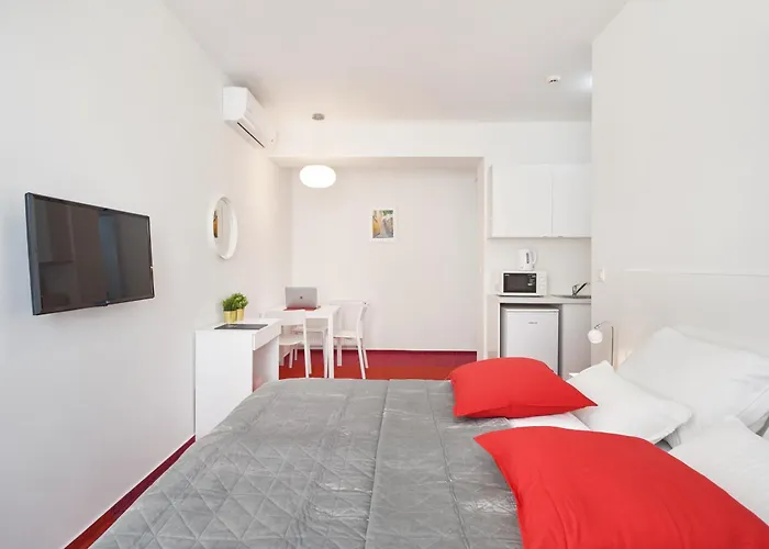 Skylux Apartments By Irundo